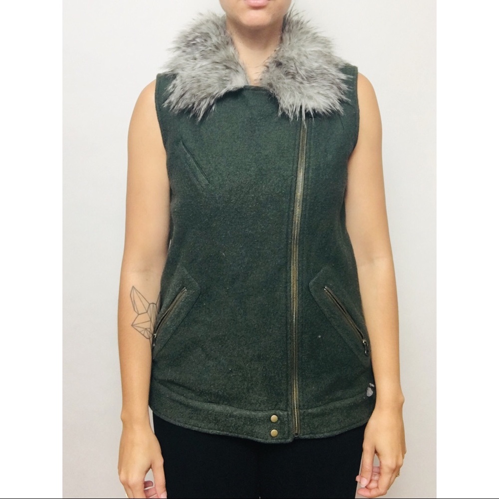 Anthropologie vest with fur and crochet details - Picture 2 of 4